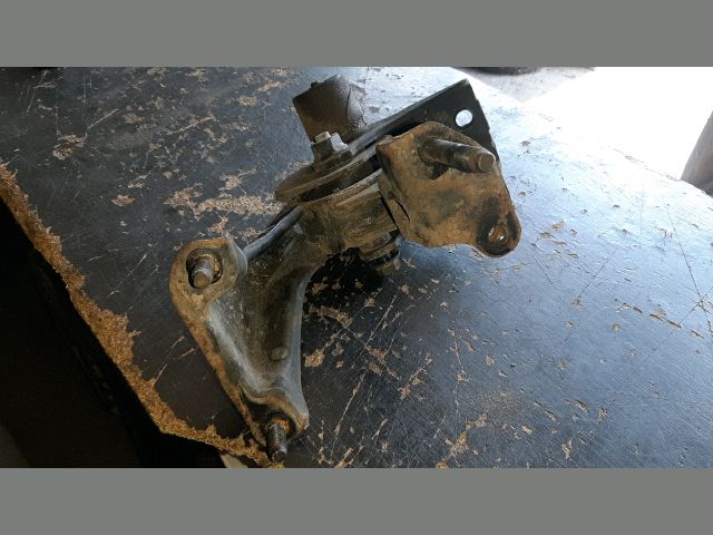 bontott TOYOTA AVENSIS T25 Váltó Tartó Bak (Pozíciófüggetlen)