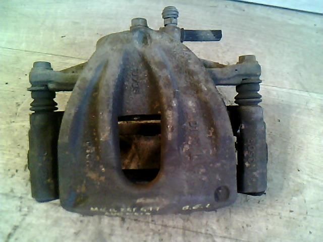 bontott TOYOTA AVENSIS T25 Bal első Féknyereg Munkahengerrel