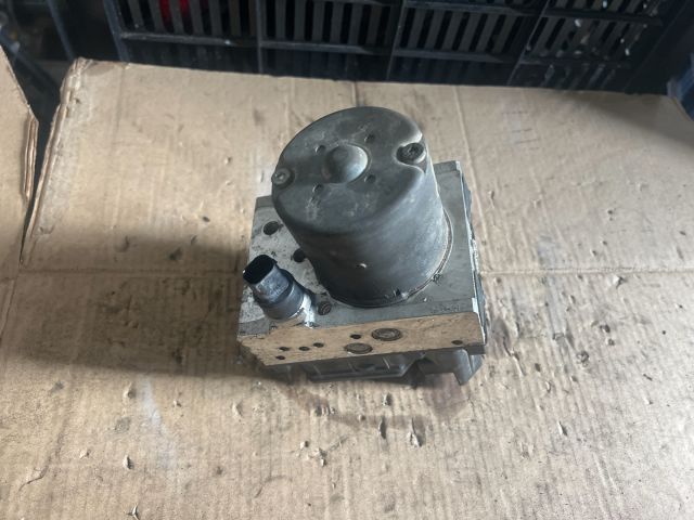 bontott TOYOTA AVENSIS T25 ABS Kocka