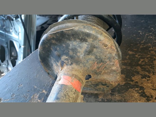 bontott TOYOTA AVENSIS T25 Bal első Gólyaláb (Lengécsillapító, Rugó)