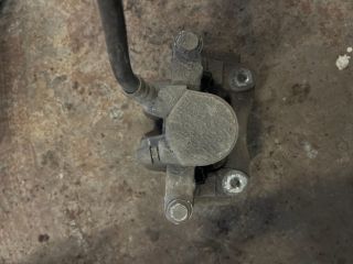 bontott TOYOTA AVENSIS T25 Bal hátsó Féknyereg Munkahengerrel