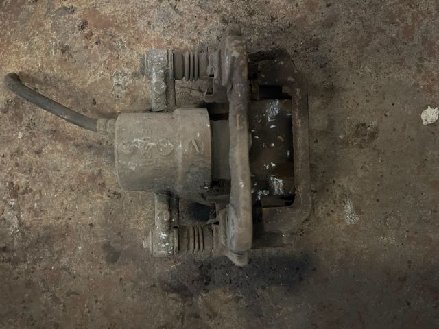 bontott TOYOTA AVENSIS T25 Bal hátsó Féknyereg Munkahengerrel