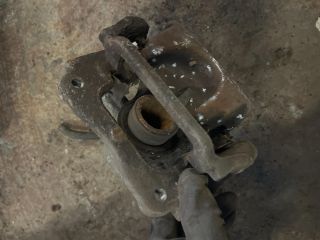 bontott TOYOTA AVENSIS T25 Bal hátsó Féknyereg Munkahengerrel