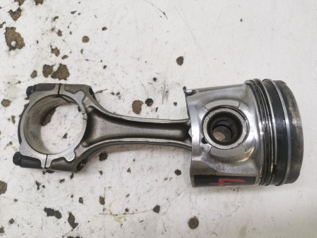 bontott TOYOTA AVENSIS T25 Dugattyú és Hajtókar