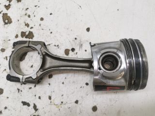 bontott TOYOTA AVENSIS T25 Dugattyú és Hajtókar