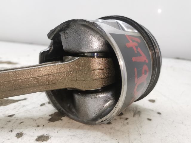 bontott TOYOTA AVENSIS T25 Dugattyú és Hajtókar