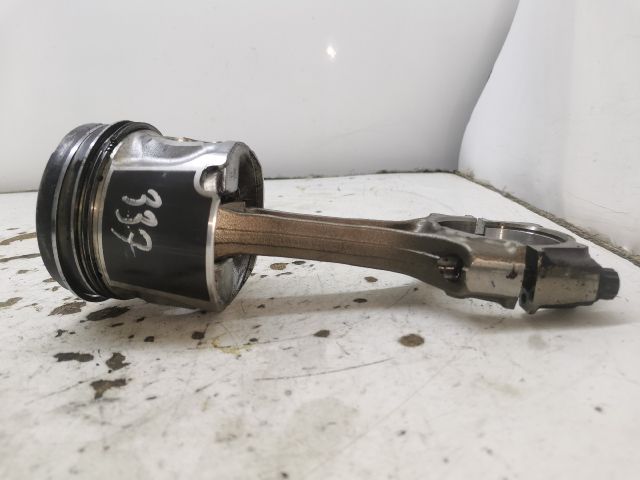 bontott TOYOTA AVENSIS T25 Dugattyú és Hajtókar