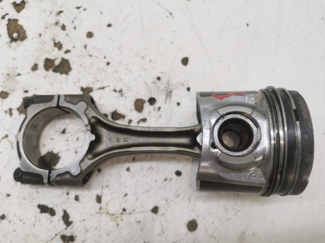 bontott TOYOTA AVENSIS T25 Dugattyú és Hajtókar