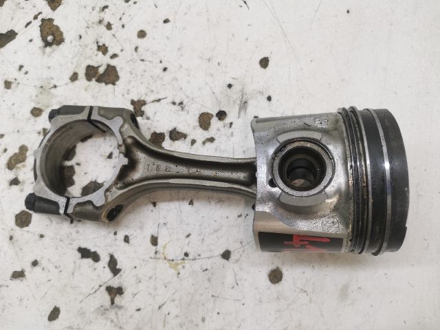 bontott TOYOTA AVENSIS T25 Dugattyú és Hajtókar