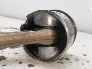 bontott TOYOTA AVENSIS T25 Dugattyú és Hajtókar