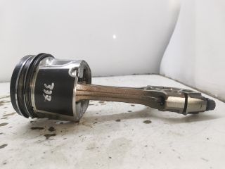 bontott TOYOTA AVENSIS T25 Dugattyú és Hajtókar