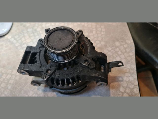 bontott TOYOTA AVENSIS T25 Generátor