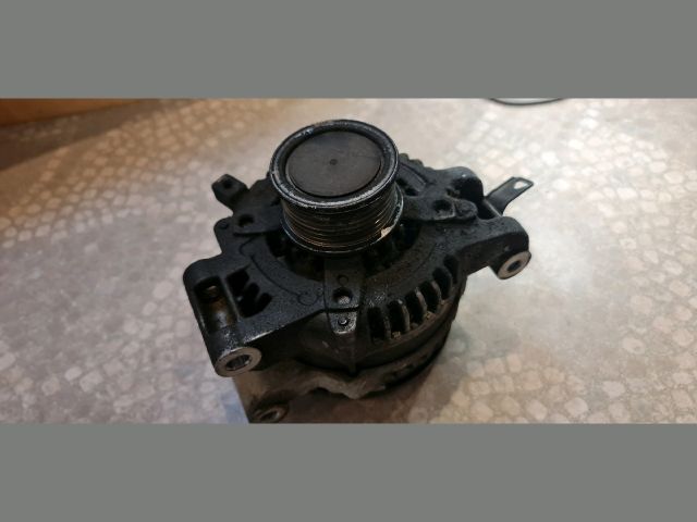 bontott TOYOTA AVENSIS T25 Generátor