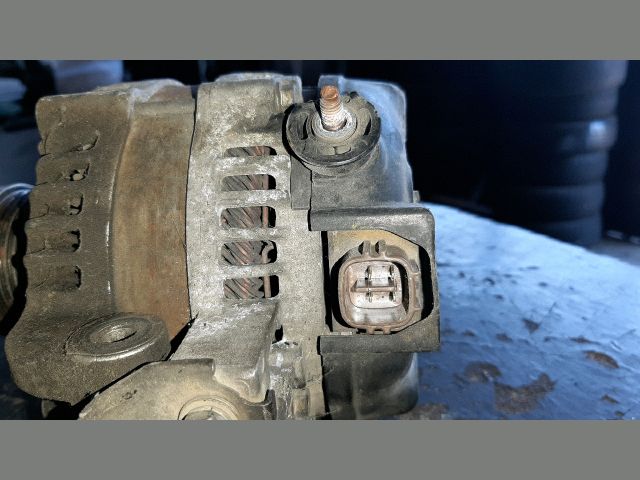 bontott TOYOTA AVENSIS T25 Generátor