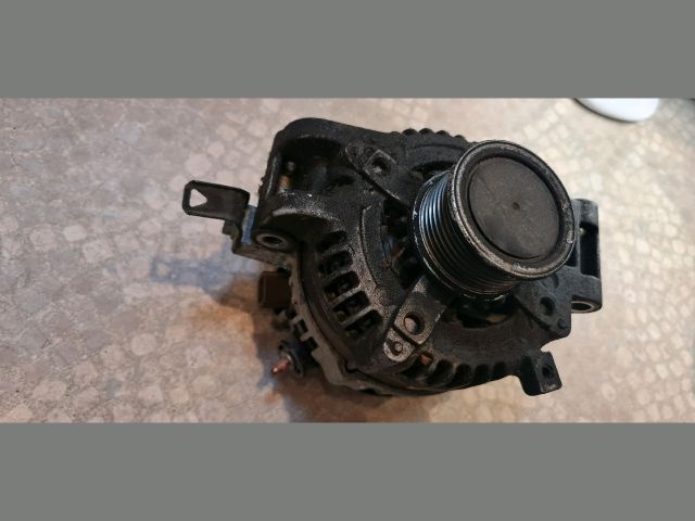 bontott TOYOTA AVENSIS T25 Generátor