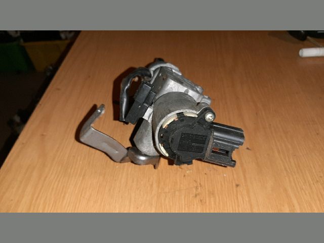 bontott TOYOTA AVENSIS T25 Gyújtáskapcsoló