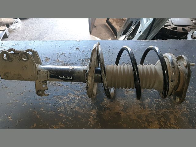 bontott TOYOTA AVENSIS T25 Jobb első Gólyaláb (Lengécsillapító, Rugó)
