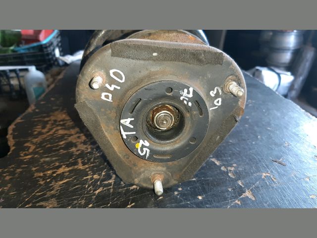 bontott TOYOTA AVENSIS T25 Jobb első Gólyaláb (Lengécsillapító, Rugó)