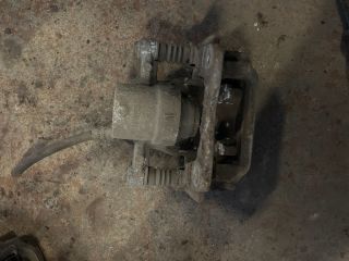 bontott TOYOTA AVENSIS T25 Jobb hátsó Féknyereg Munkahengerrel