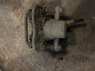 bontott TOYOTA AVENSIS T25 Jobb hátsó Féknyereg Munkahengerrel