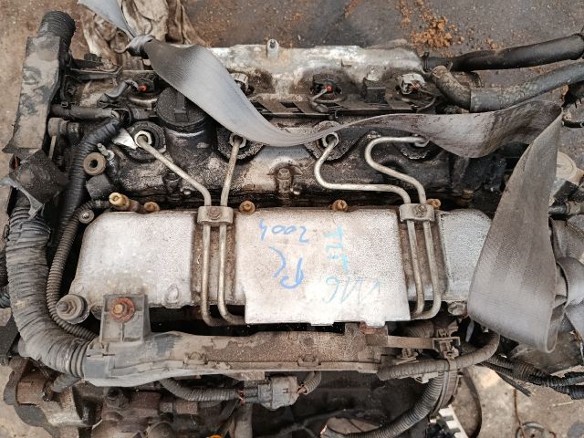 bontott TOYOTA AVENSIS T25 Motor (Fűzött blokk hengerfejjel)