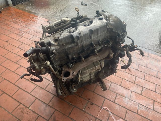 bontott TOYOTA AVENSIS T25 Motor (Fűzött blokk hengerfejjel)