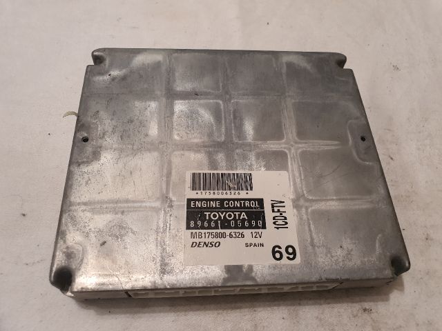 bontott TOYOTA AVENSIS T25 Motorvezérlő