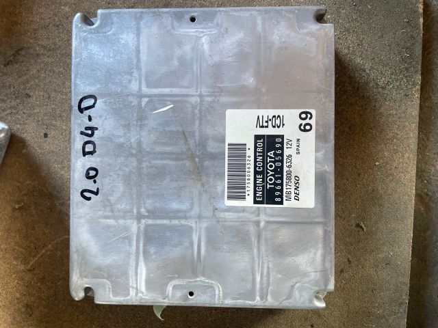 bontott TOYOTA AVENSIS T25 Motorvezérlő