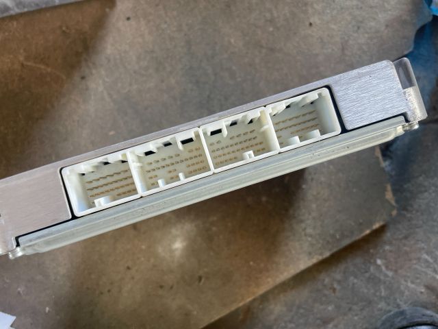 bontott TOYOTA AVENSIS T25 Motorvezérlő