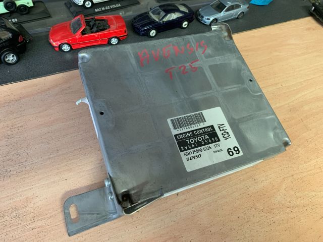 bontott TOYOTA AVENSIS T25 Motorvezérlő
