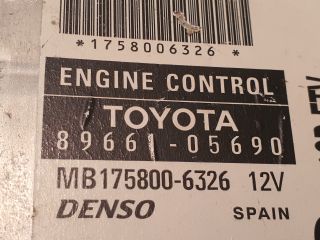 bontott TOYOTA AVENSIS T25 Motorvezérlő