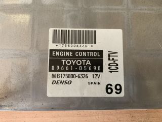 bontott TOYOTA AVENSIS T25 Motorvezérlő