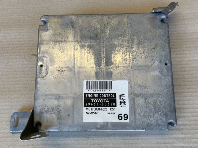bontott TOYOTA AVENSIS T25 Motorvezérlő