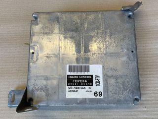 bontott TOYOTA AVENSIS T25 Motorvezérlő