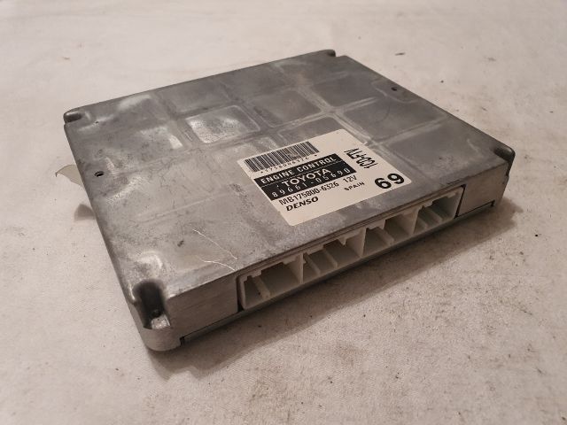 bontott TOYOTA AVENSIS T25 Motorvezérlő