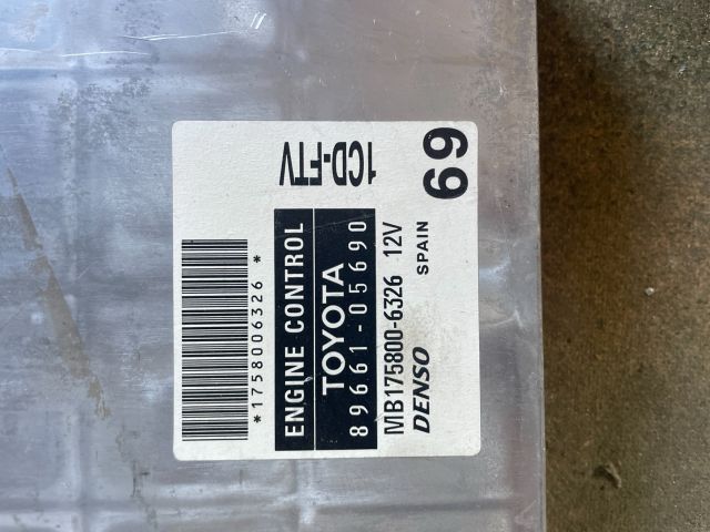 bontott TOYOTA AVENSIS T25 Motorvezérlő