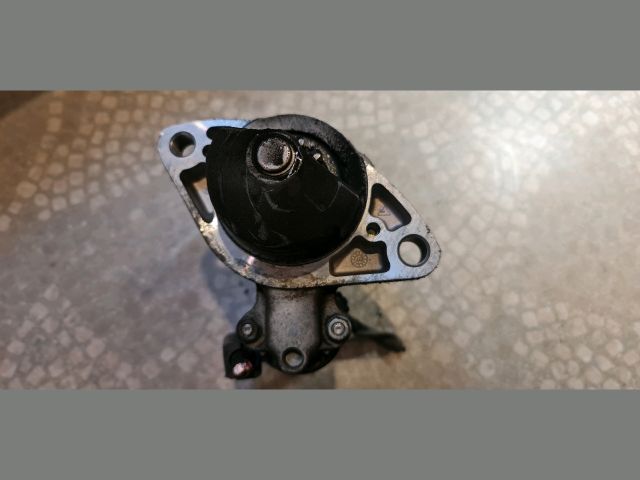 bontott TOYOTA AVENSIS T25 Önindító