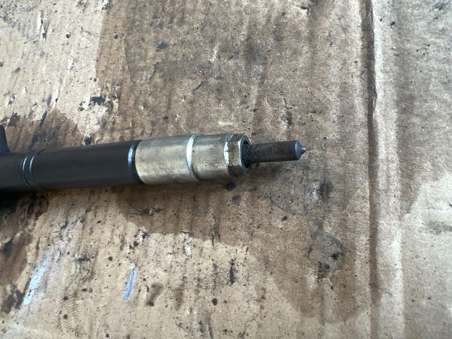 bontott TOYOTA AVENSIS T25 Porlasztó (1 db)