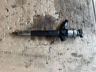 bontott TOYOTA AVENSIS T25 Porlasztó (1 db)