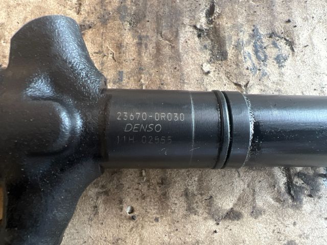 bontott TOYOTA AVENSIS T25 Porlasztó (1 db)