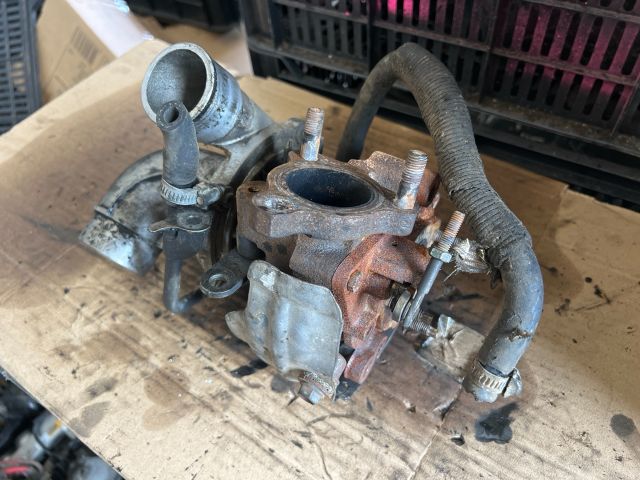 bontott TOYOTA AVENSIS T25 Turbó