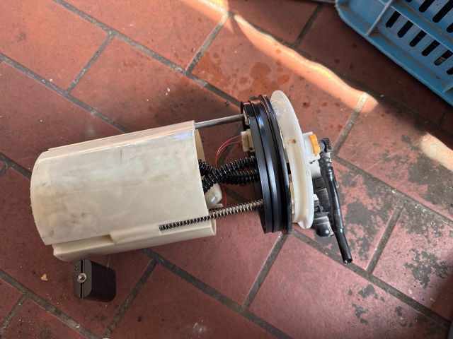 bontott TOYOTA AVENSIS T25 Üzemanyag Szivattyú