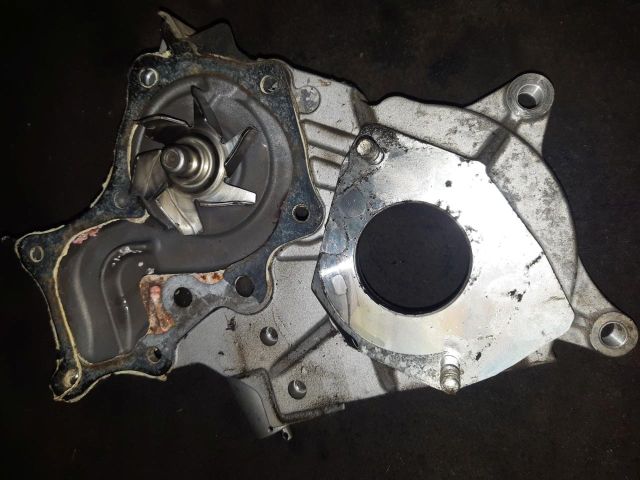 bontott TOYOTA AVENSIS T25 Vízpumpa