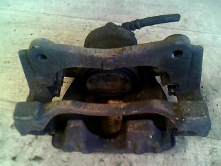 bontott TOYOTA AVENSIS T25 Jobb első Féknyereg Munkahengerrel