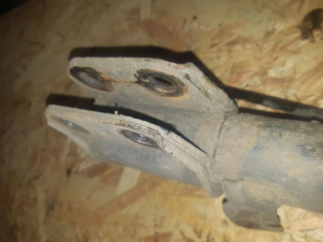 bontott TOYOTA AVENSIS T25 Jobb első Lengéscsillapító