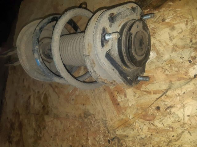 bontott TOYOTA AVENSIS T25 Jobb első Lengéscsillapító