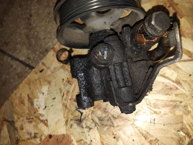 bontott TOYOTA AVENSIS T25 Kormányszervó Motor (Hidraulikus)