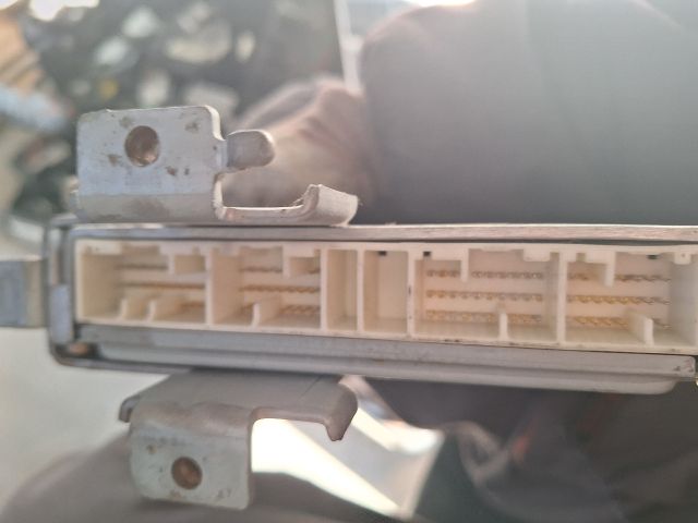 bontott TOYOTA AVENSIS T25 Motorvezérlő