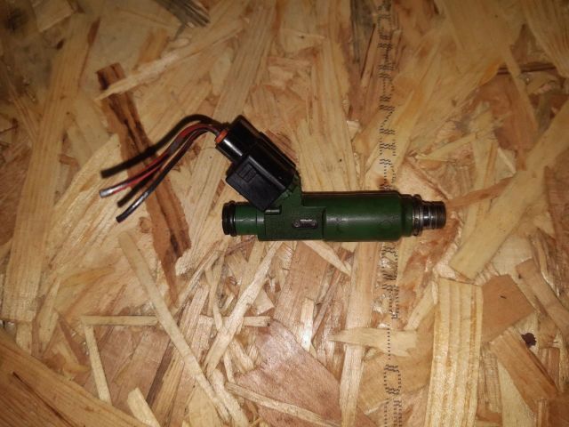 bontott TOYOTA AVENSIS T25 Porlasztó (1 db)