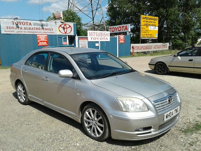 bontott TOYOTA AVENSIS T25 Homlokfal (Üres lemez)